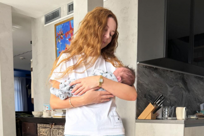 Наталья Подольская сделала нежное фото с новорожденной девочкой